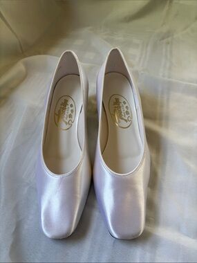 Touch Ups Satin Square-Toe Pumps in Lilac